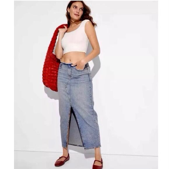 NEW WILD FABLE Low Rise Denim Midi Skirt Blue Size 10 Slit Hem Boho Chic Y2K - Picture 3 of 9
